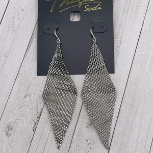 NWT Thalia ❤️ Sodi Silver Mesh Diamond Shape Dangle Earrings
